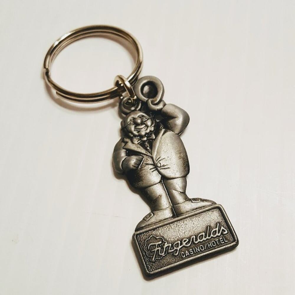 Metal Fitzgerald Casino Mr. O'Lucky Key Chain Vintage Las Vegas, NV.